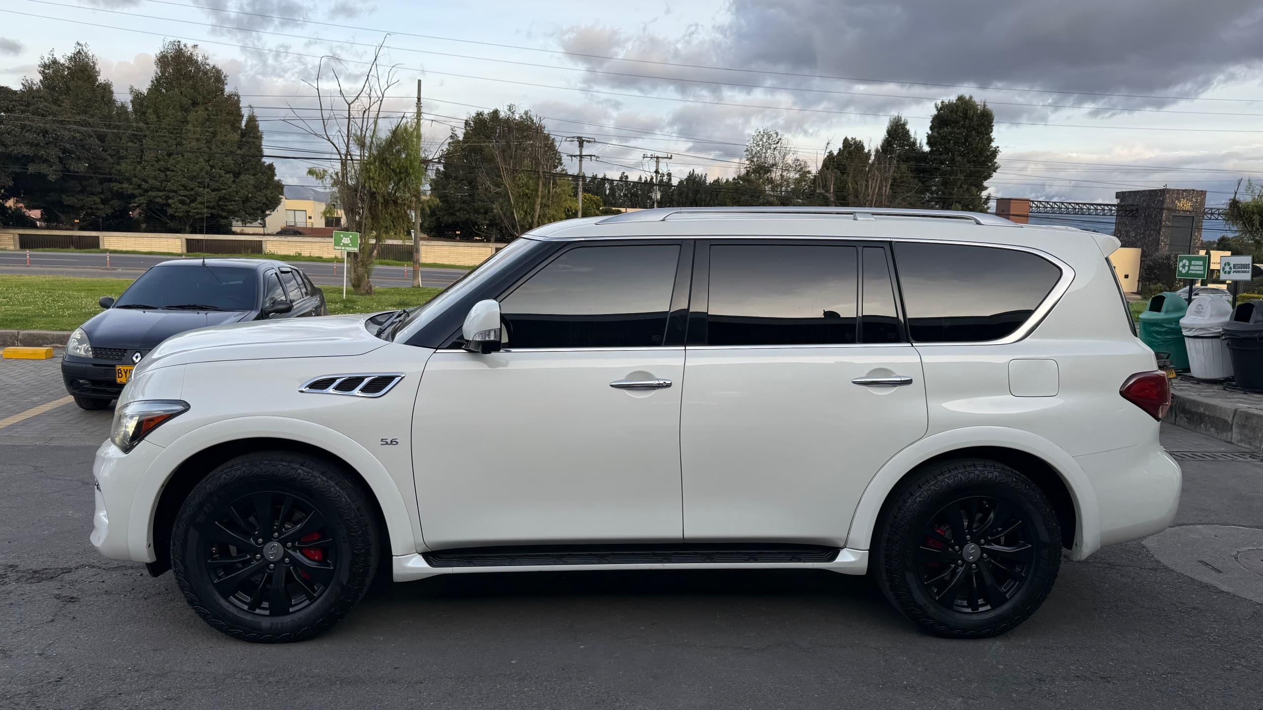 Infinity Qx80