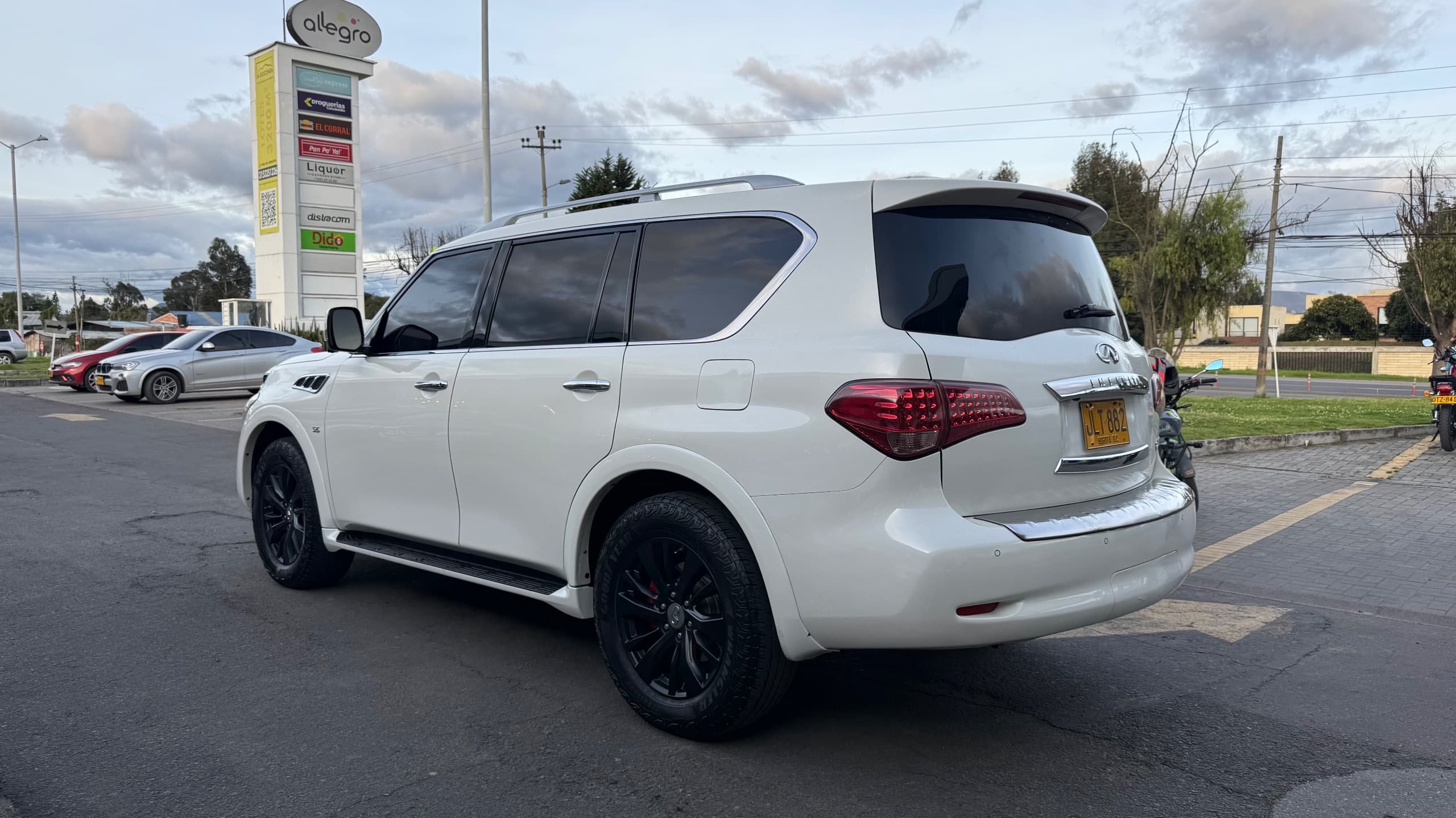 Infinity Qx80