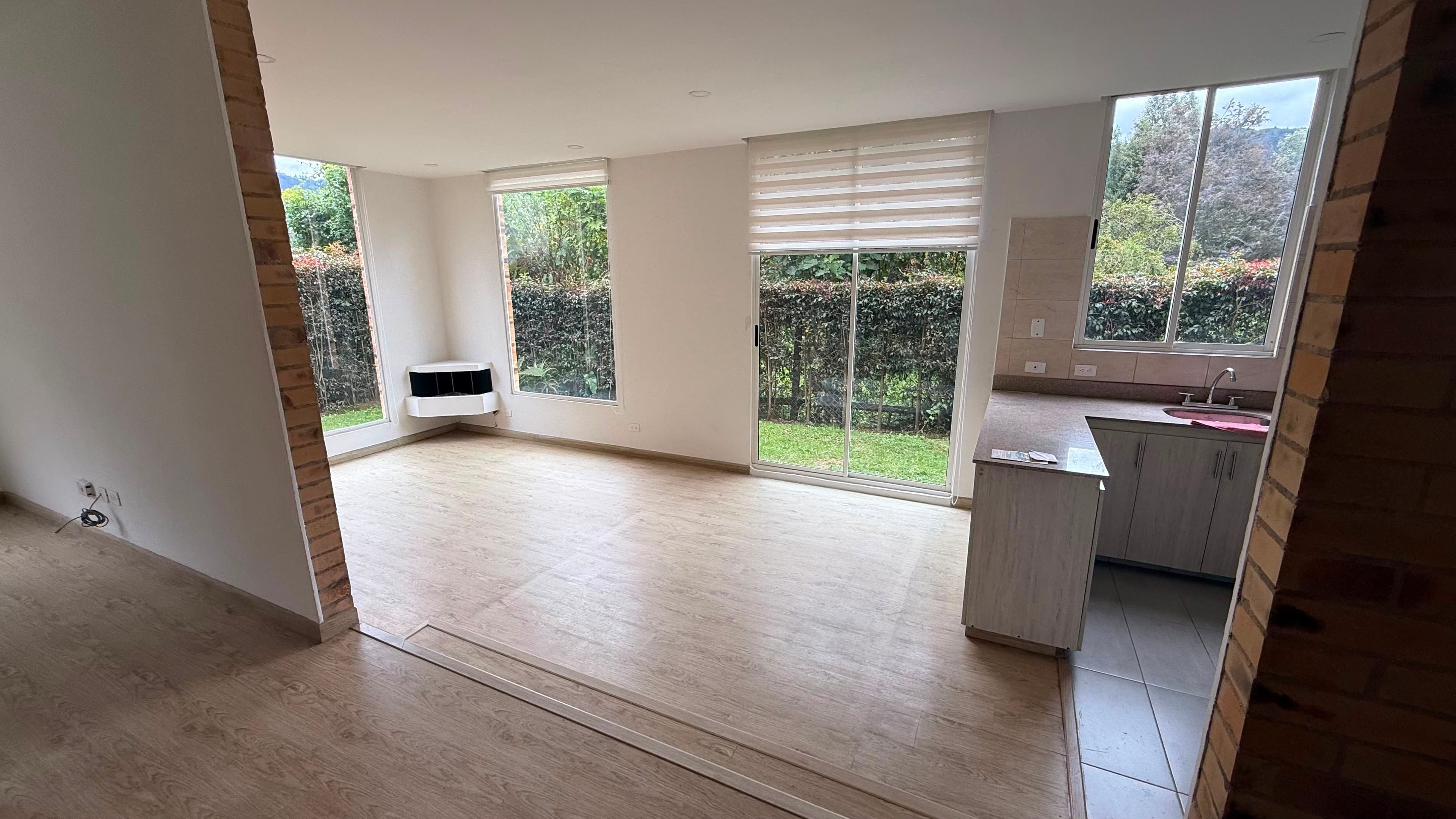 Sala y cocina abierta
